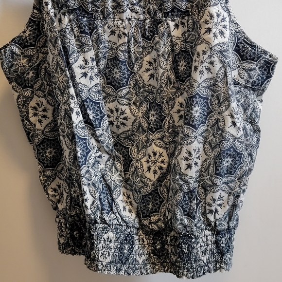 Small Petite Loft Tanktop - Picture 2 of 4